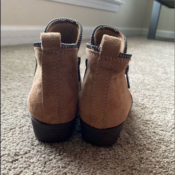 Very Cute Lucky 🍀 Boot 🥾 - Picture 5 of 6